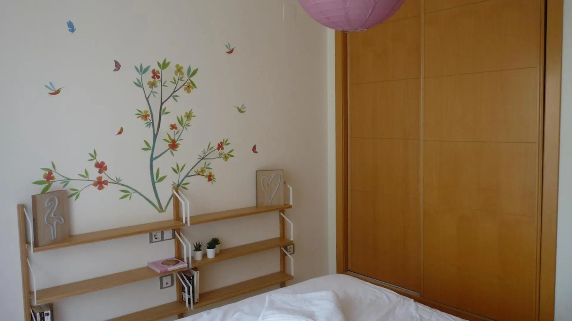 2010-Superb Apt 2 Bedrooms In Complex With Pool 마닐바